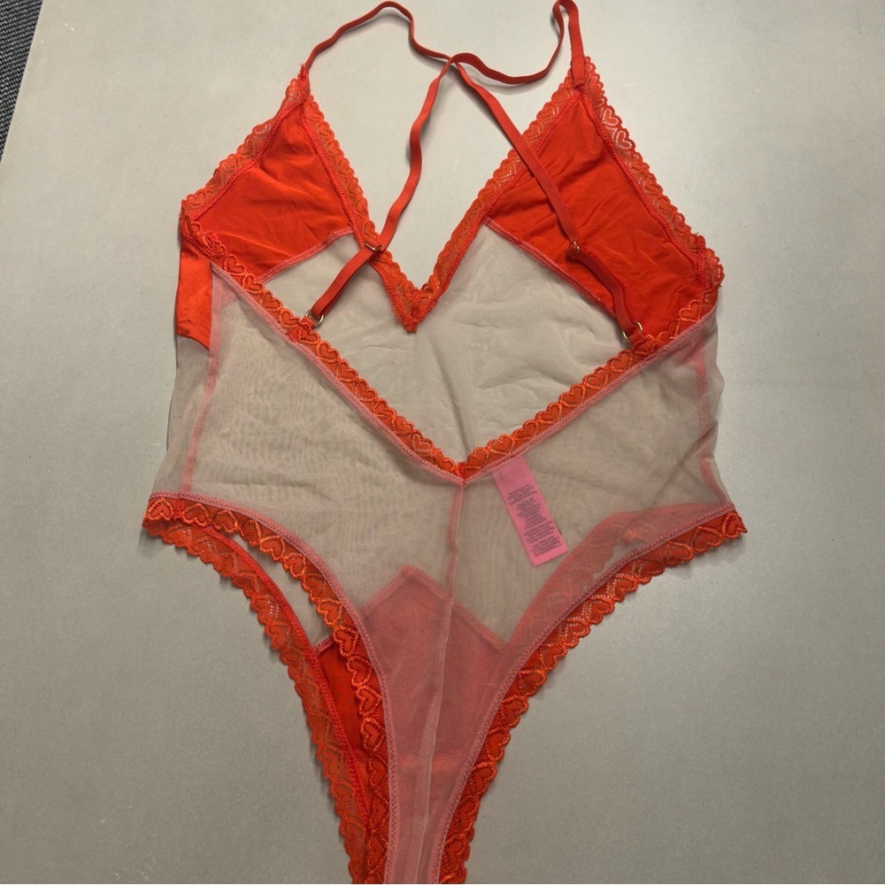 La SENZA Red Chemise with Sheer Mesh and Plunging Neckline Size S - Picture 2 of 4